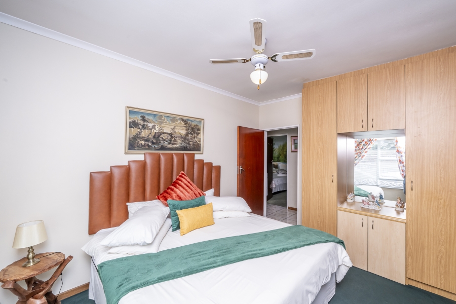8 Bedroom Property for Sale in Brackenfell South Western Cape